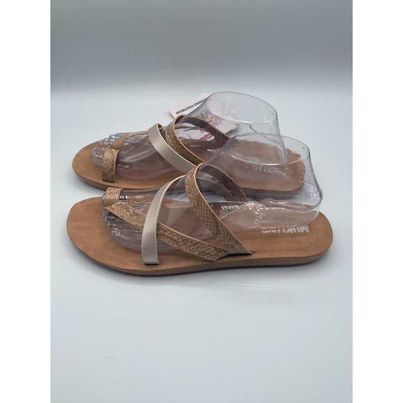 MUK LUKS Beige & Pearl Snake Embossed Criss Cross Strap About Town Sandal - Picture 4 of 8